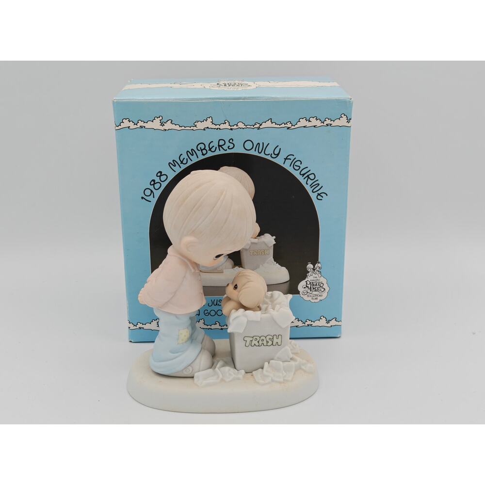 Precious Moments 1988 Members Only Figurine PM 882 Just Cant Chuck Friendship